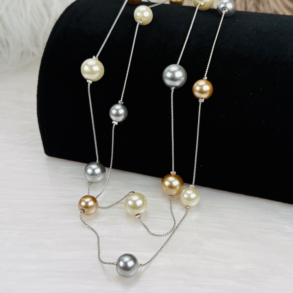 Beautiful Silvertone metallic faux pearls double strand necklace